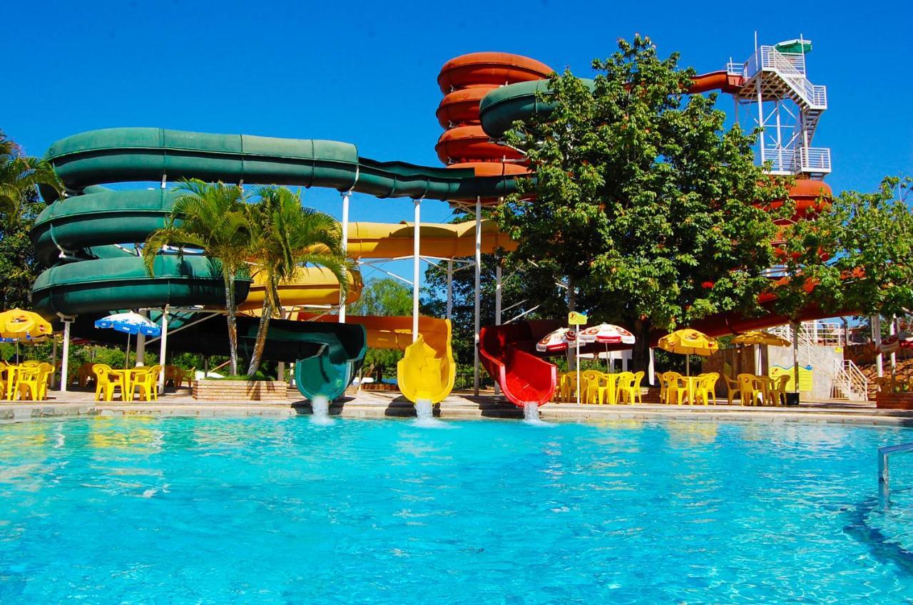 Villas Diroma Com Um Dia No Acqua Park, Splash E Slide Caldas Novas Exteriér fotografie